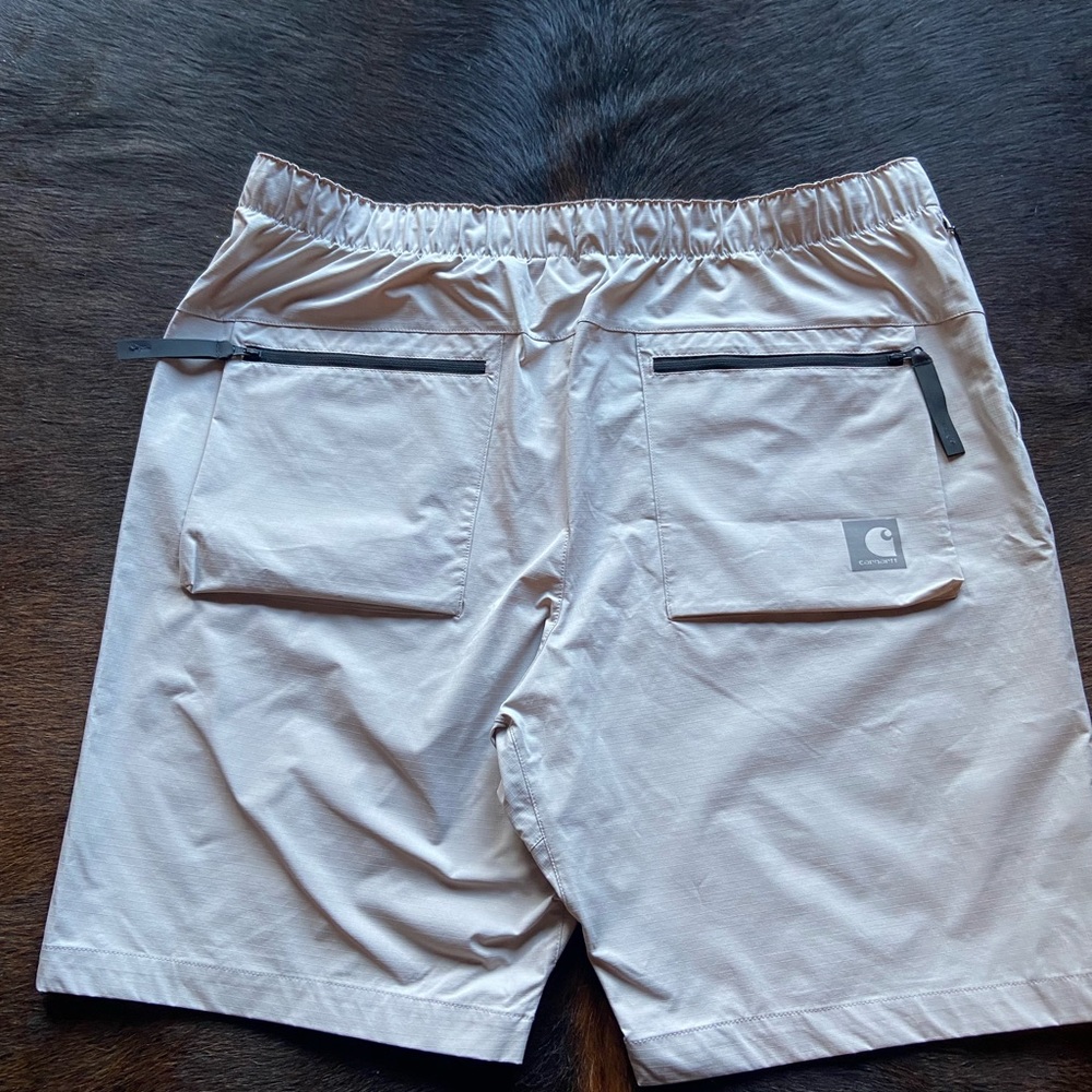 Carhartt Hurst Shorts - Picture 2 of 3